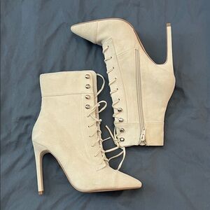 Jeffrey Campbell Cream Lace-Up Ankle Boots Size 5